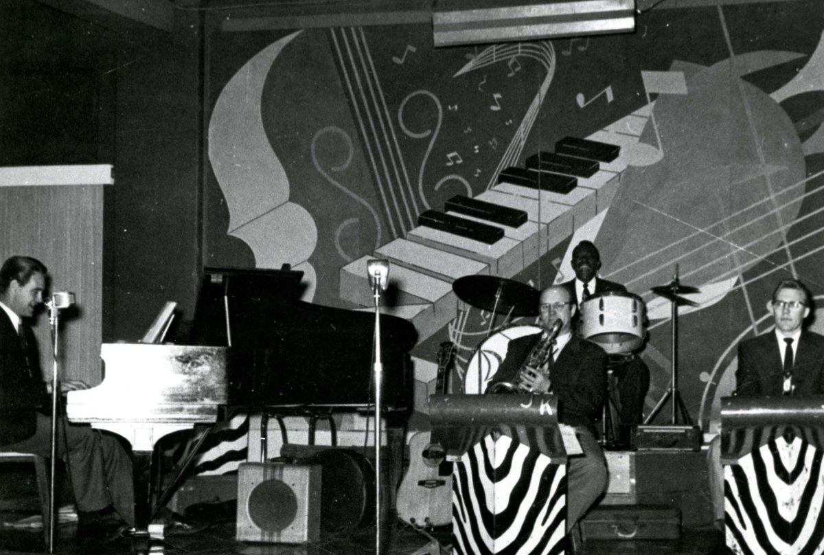 cityofwinnipeg's tweet photo. Jimmy King and His Orchestra performing at the Roseland Dance Gardens. This #TBT photo from circa 1950 also features musicians Del Wagner, Chuck Wallace, and Harold Olsen. It is part of the Owen Clark Collection at the #WpgArchives #jazzwpg https://t.co/fUR166f96r https://t.co/EO2zg9SMgy