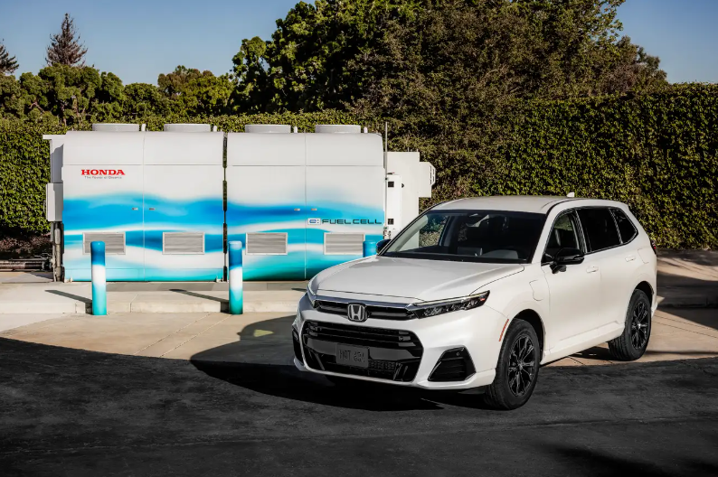 ChEnected's tweet photo. Honda starts work on plug-in #hydrogen fuel cell vehicle https://t.co/yA074SXuZL @Honda #FECV https://t.co/M1NkQBgrCO