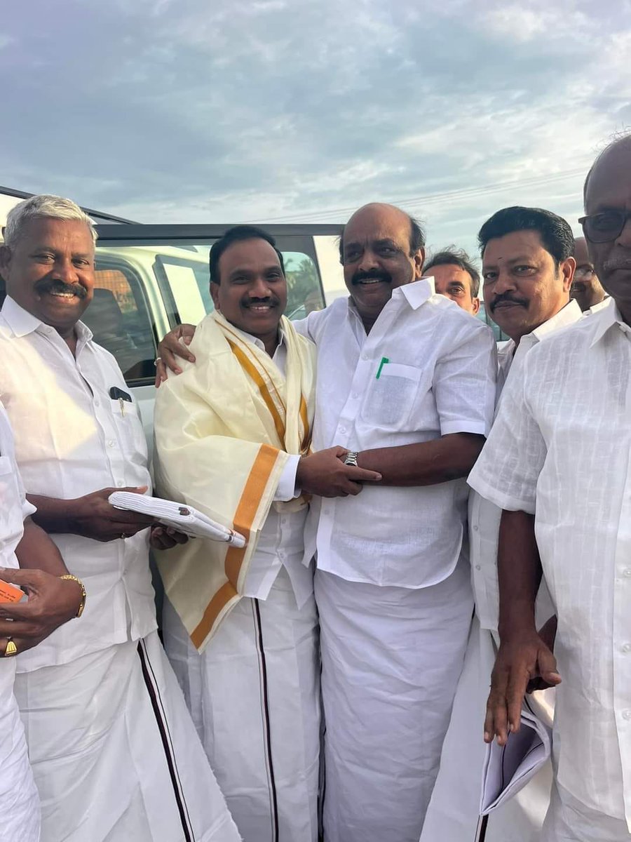 Tupkselvaraj's tweet photo. இன்று, அவிநாசிக்கு வருகைபுரிந்த #நீலகிரி பாராளுமன்றத் தொகுதி மக்களின் அசைக்க முடியாத நம்பிக்கை; கழக துணைப் பொதுச்செயலாளர் @dmk_raja  அவர்களை வரவேற்று மகிழ்ந்தோம்….

#DMKWins
#திருப்பூர்வடக்கு_திமுக https://t.co/ZoiAMIwYN1