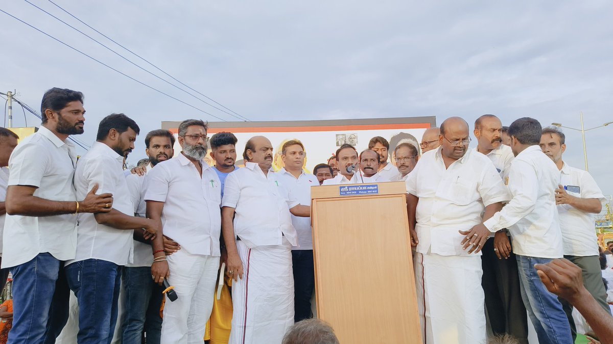 Tupkselvaraj's tweet photo. இன்று, அவிநாசிக்கு வருகைபுரிந்த #நீலகிரி பாராளுமன்றத் தொகுதி மக்களின் அசைக்க முடியாத நம்பிக்கை; கழக துணைப் பொதுச்செயலாளர் @dmk_raja  அவர்களை வரவேற்று மகிழ்ந்தோம்….

#DMKWins
#திருப்பூர்வடக்கு_திமுக https://t.co/ZoiAMIwYN1