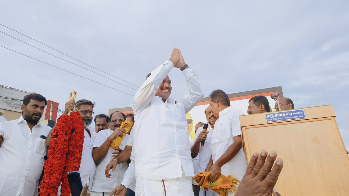 Tupkselvaraj's tweet photo. இன்று, அவிநாசிக்கு வருகைபுரிந்த #நீலகிரி பாராளுமன்றத் தொகுதி மக்களின் அசைக்க முடியாத நம்பிக்கை; கழக துணைப் பொதுச்செயலாளர் @dmk_raja  அவர்களை வரவேற்று மகிழ்ந்தோம்….

#DMKWins
#திருப்பூர்வடக்கு_திமுக https://t.co/ZoiAMIwYN1