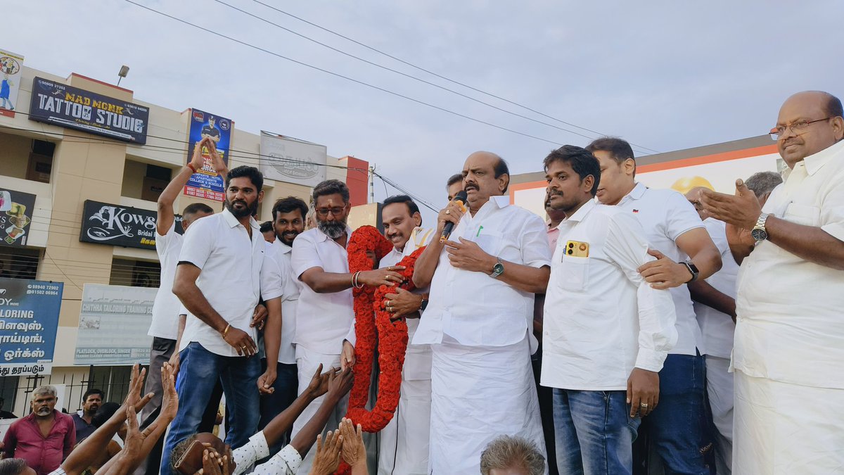Tupkselvaraj's tweet photo. இன்று, அவிநாசிக்கு வருகைபுரிந்த #நீலகிரி பாராளுமன்றத் தொகுதி மக்களின் அசைக்க முடியாத நம்பிக்கை; கழக துணைப் பொதுச்செயலாளர் @dmk_raja  அவர்களை வரவேற்று மகிழ்ந்தோம்….

#DMKWins
#திருப்பூர்வடக்கு_திமுக https://t.co/ZoiAMIwYN1