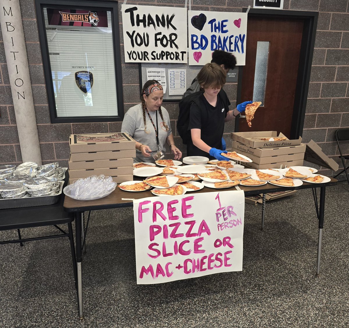 Mr. Simmler tweet media