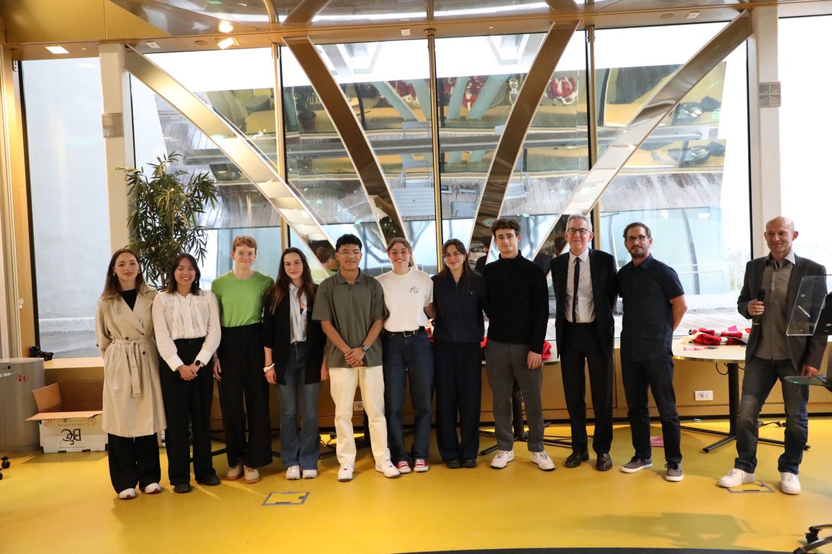 AssasUniversite's tweet photo. 💪 💡L'Université Paris-Panthéon-Assas a dévoilé son palmarès sportif ! #GoAssas
🥇 Les 47 étudiants médaillés nationaux qui se sont illustrés au cours de l'année avec l'association sportive d' @assasuniversite ont été mis à l'honneur !
+ d'infos : https://t.co/N9EoyOKnmz https://t.co/ExQG0dpdVA