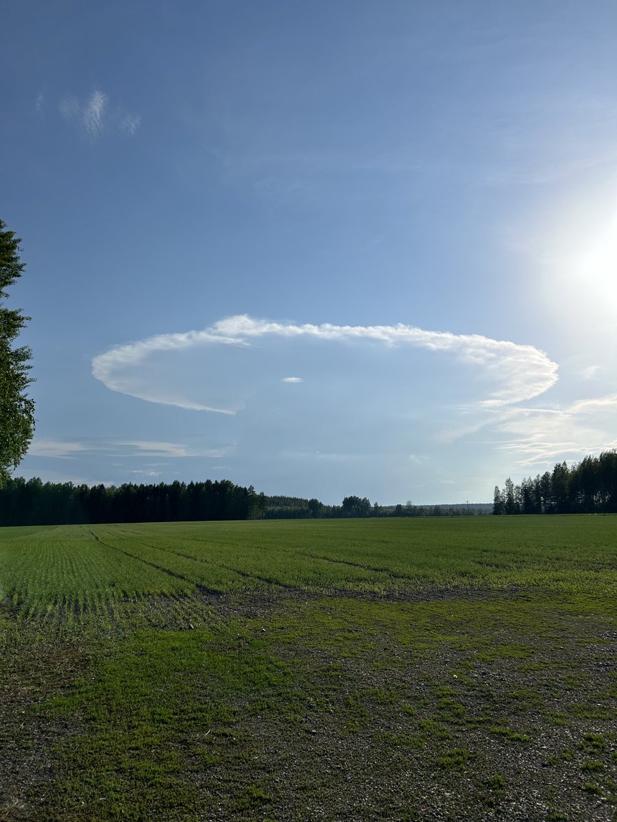 Erikoinen pilvi-ilmiö tänään.