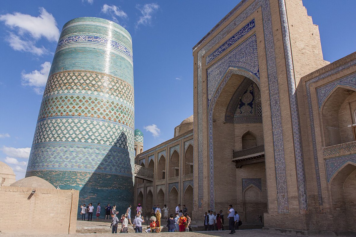 YasirBaffo's tweet photo. The last few days were experiencing the authenticity &amp; history of #Uzbekistan. I am at the great city #Khiva, the museum city that impresses with its tranquility. No wonder it is considered the pearl of Uzbekistan, located in the desert. It's a must visit city 
@BravoBaffo https://t.co/qbTsGNX3dB
