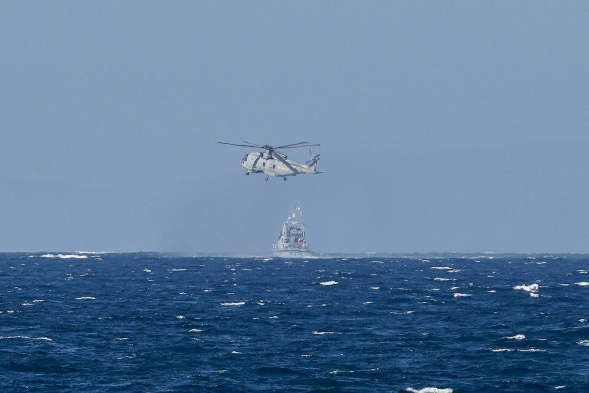 whiskymad's tweet photo. HMS Tracker appeared to be involved in some sort exercise off the coast of Larne this afternoon @ILoveLarne @LoveBallymena  @NavyLookout @NavyLookout @RoyalNavy #hmstracker https://t.co/fpBiAqKQy9