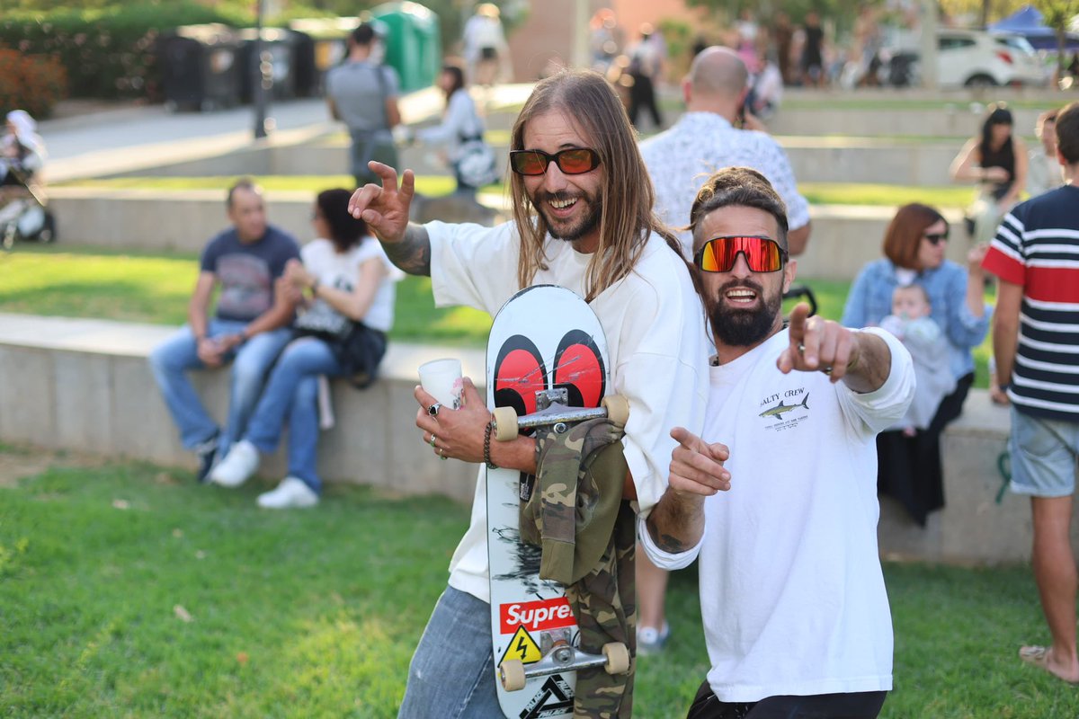 Ja heu tastat la cervesa artesana local? 🍻

A la plaça del Setge podreu gaudir de la millor cervesa artesana amb deu artesans cervesers del territori. Avui fins a les 23h i demà diumenge de 12 a 15h i de 17 a 23h.

L’espai ideal on refrescar-se i brindar amb la millor companyia!