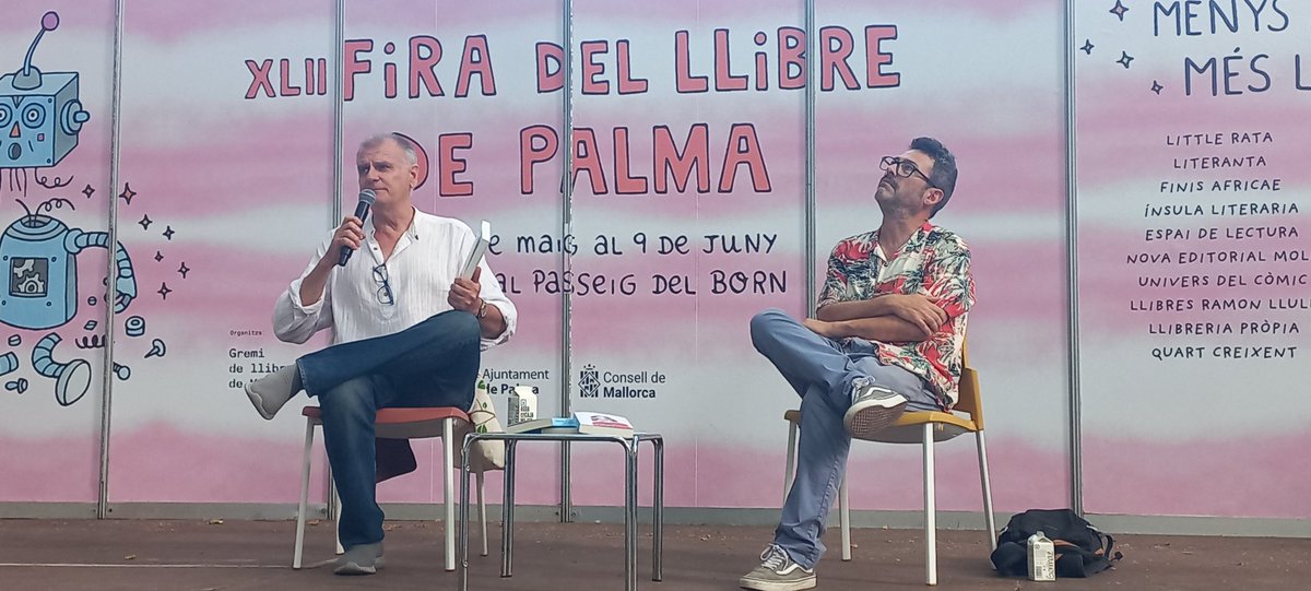 ulivie's tweet photo. Hem rigut i durant una estona hem viatjant mentalment a l'Eivissa lletja de fora de temporada, amb els seus "atrapats" intentant guanyar-se la vida. Perquè això també és #Eivissa
Desitjant llegir-te de nou @venturachan 💜
#sortiracorrer #FiraLlibrePalma https://t.co/pkqCnLE6Cv
