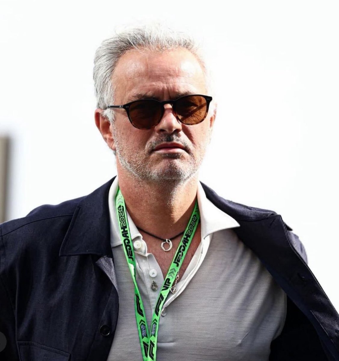 FabrizioRomano's tweet photo. Tomorrow will be José Mourinho day at Fenerbahçe. He’s set to land in Istanbul.🛬🇹🇷

Done, signed (yesterday) and sealed. 💛💙 https://t.co/rRZTAyZVkk