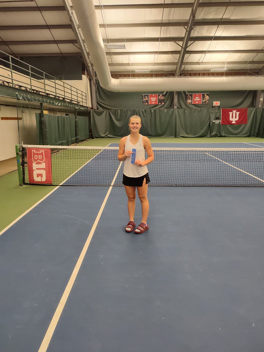 Lacy Hancock wins the IHSAA singles regional 6-1 6-2 defeating Jennings County and advancing to next weeks IHSAA State Finals in Indianapolis. 27-0 on the season. Great day for Lacy and the Hatchets 💪💪💪