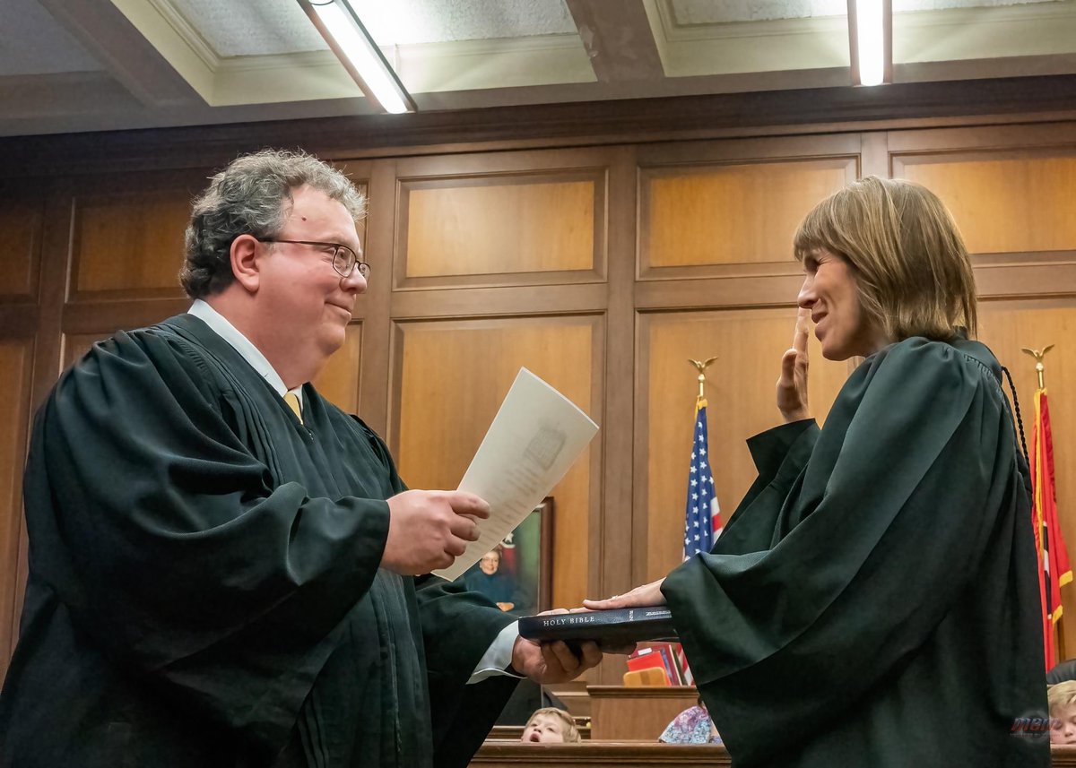 Howard4Judge's tweet photo. After six years, Magistrate Erin Begley has left the Sumner County Juvenile Court to accept a position with the State of Tennessee.  I certainly hate losing her but celebrate the great things to come. Thank you, Erin, for being both friend and colleague. https://t.co/UywRd9H1oe