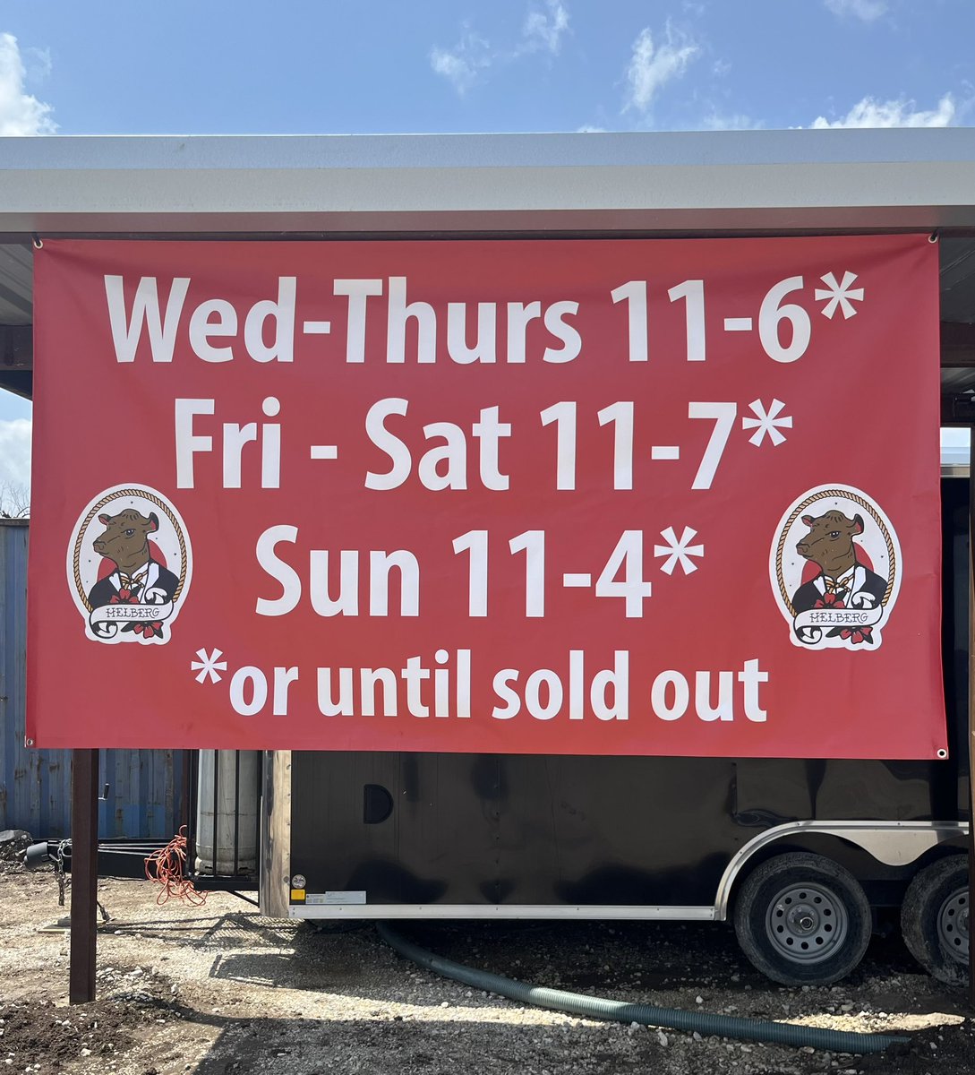 KenneyKny9912's tweet photo. Big things coming! Excited that @HelbergRanch is the first one up! Details coming soon. @L4MediaCompany @GrantandTerry
#Beyondthesmoke #texasbbq
#bbqpodcast https://t.co/viI5YO5Vnx