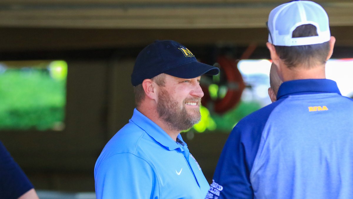 🏈🤝⛳️ 𝗙𝗿𝗼𝗺 𝘁𝗵𝗲 𝗚𝗿𝗶𝗱𝗶𝗿𝗼𝗻 𝘁𝗼 𝘁𝗵𝗲 𝗟𝗶𝗻𝗸𝘀... Special time yesterday at the @RacerFBAlumni golf scramble! #GoRacers🏇