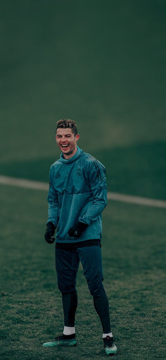 margraphx's tweet photo. 4K #Wallpapers 
  📂Champions League 
    📂 Real Madrid🤍🔥✨
      📂 Cristiano Ronaldo🩵⭐️ https://t.co/l1qX4hYo7S