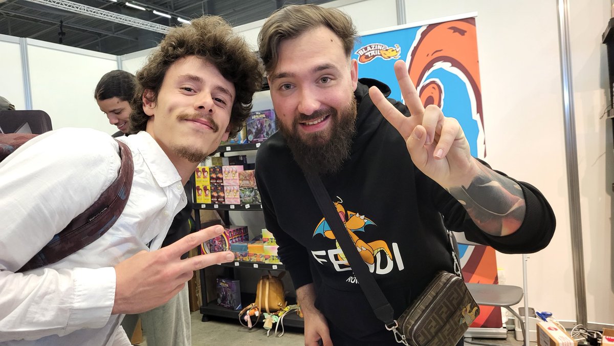 Carchanocif's tweet image. Super événement à @Belgium_Tcg avec @EdwardEdwardino ❤️ Très très heureux d'avoir pu revoir Jean-Marc Anthony Kabeya et déconner encore longuement avec lui 😁
Très heureux d'avoir pu rencontrer @Fildrong @Rayquamaster et David Lafarge qui sont vraiment très sympa 😄