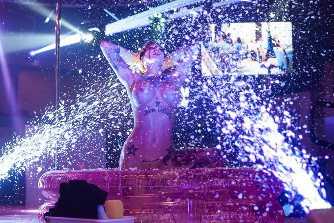 🌟 https://t.co/vtRaN9T9LP<a href="/tag/baddragon"class="tags"><span>#baddragon</span></a><a href="/tag/altstarawards"class="tags"><span>#altstarawards</span></a>