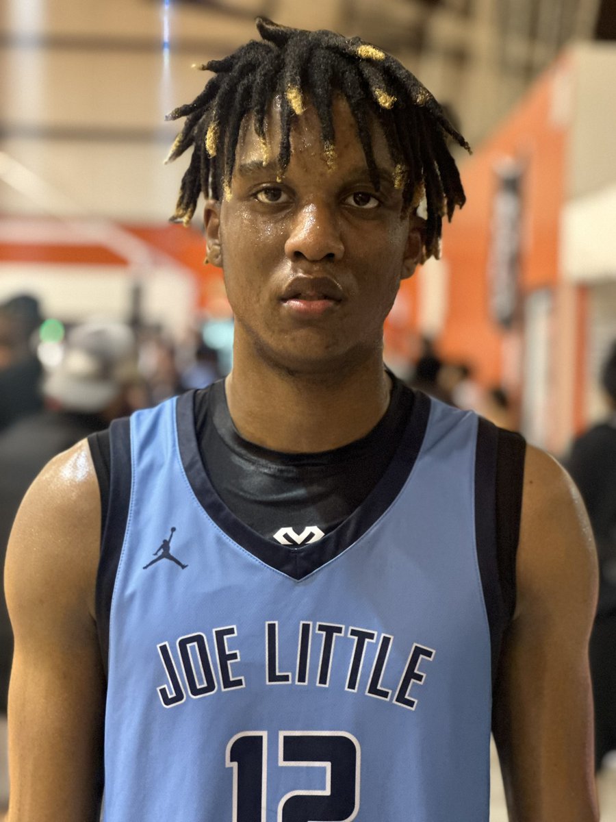 ‘25 6’8 Jordan Bradshaw (Chappell Hill HS (Tyler, TX) big, physical presence inside for <a href="/AthleticsJoe/">Joe Little Athletics</a>. Very solid prospect! #LeeSloanInvitational