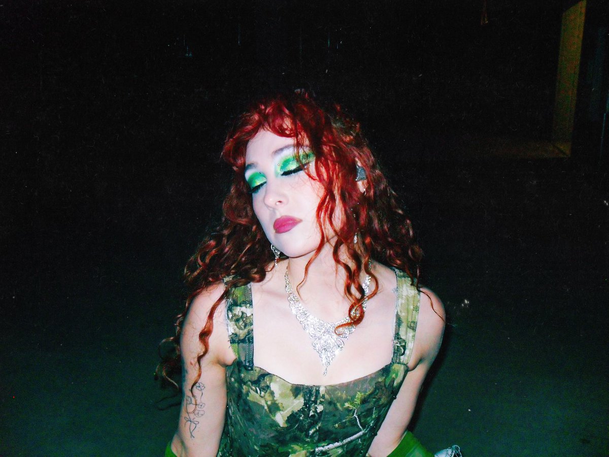 ChappellRoan's tweet image. happy pride midwest princesses!! playing my home state is always so special thank you for making me feel loved 💌💌