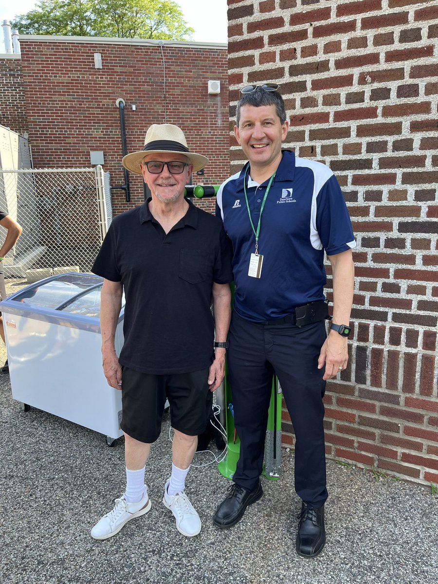 DrMaleyko's tweet photo. #dbnstudentsfirst The DuVall ice cream social. I ran into many educators and parents that I have a history with going back to my time as the DuVall principal. It was great to talk to Tom Rafferty, Robbin Makled, Mary Timpf and many others. https://t.co/1OLbB0tqiC