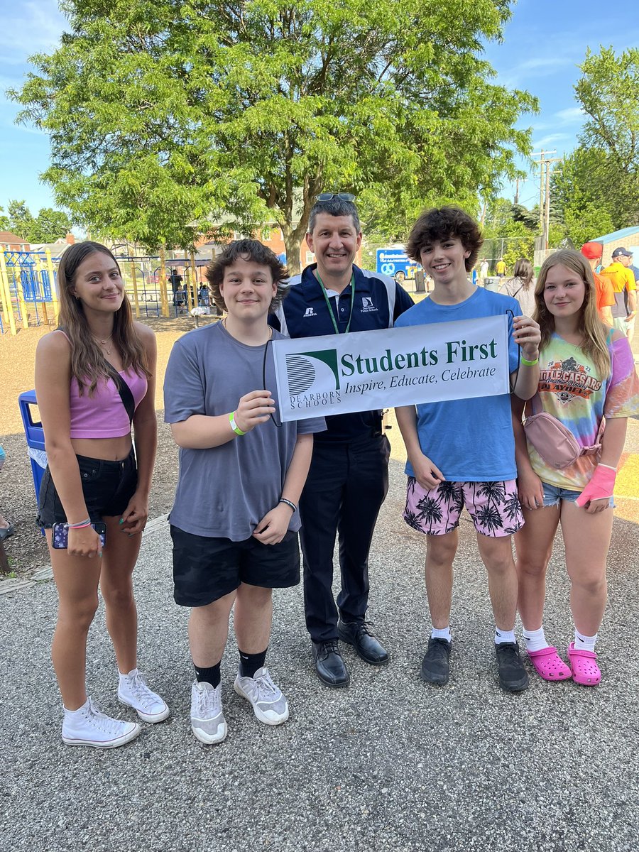 DrMaleyko's tweet photo. #dbnstudentsfirst The DuVall ice cream social. I ran into many educators and parents that I have a history with going back to my time as the DuVall principal. It was great to talk to Tom Rafferty, Robbin Makled, Mary Timpf and many others. https://t.co/1OLbB0tqiC
