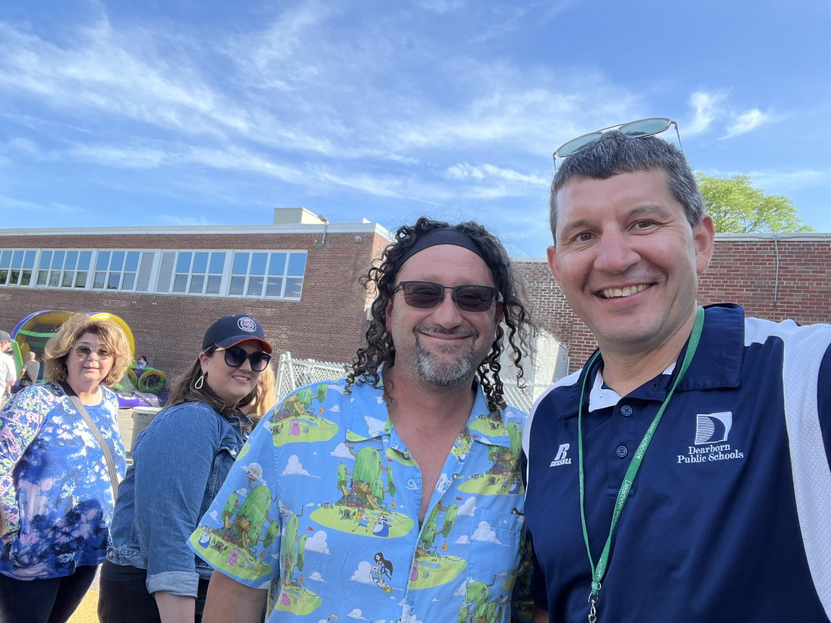 DrMaleyko's tweet photo. #dbnstudentsfirst The DuVall ice cream social. I ran into many educators and parents that I have a history with going back to my time as the DuVall principal. It was great to talk to Tom Rafferty, Robbin Makled, Mary Timpf and many others. https://t.co/1OLbB0tqiC