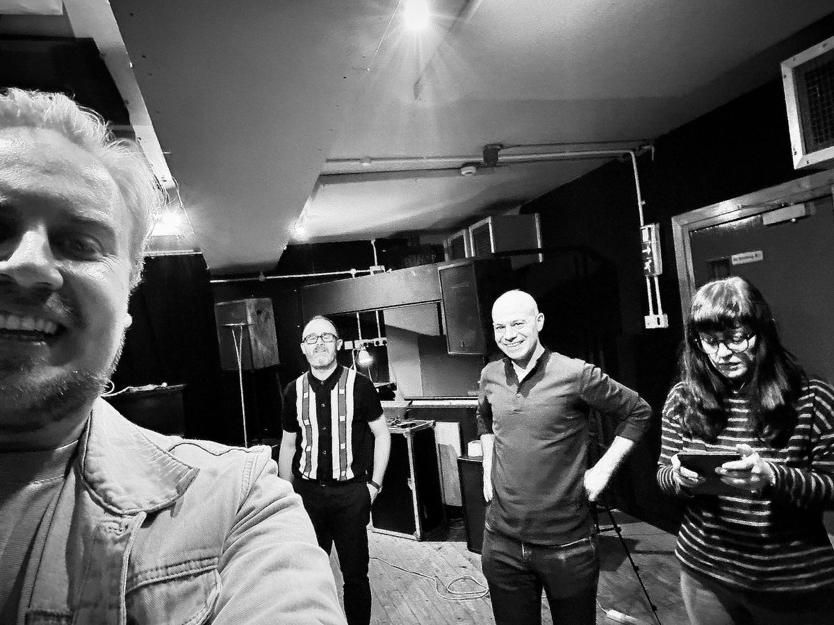 Partying hard on a video of new shiny songs with these cool cats //  Meet the coolest band around featuring @gabrielechiccamusic and @timurdrums and Maria on camera duties🥳