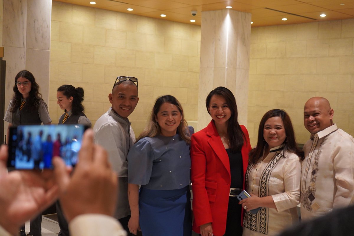 rechievaldez's tweet photo. Happy Filipino Heritage Month!

As the daughter of 🇵🇭 immigrants, this month is very special to me.

With nearly 1 million Filipino-Canadians across the country, this is a time to celebrate our 🇵🇭 neighbours and friends, and the contributions we make to our communities every day. https://t.co/H9OMH2nfem