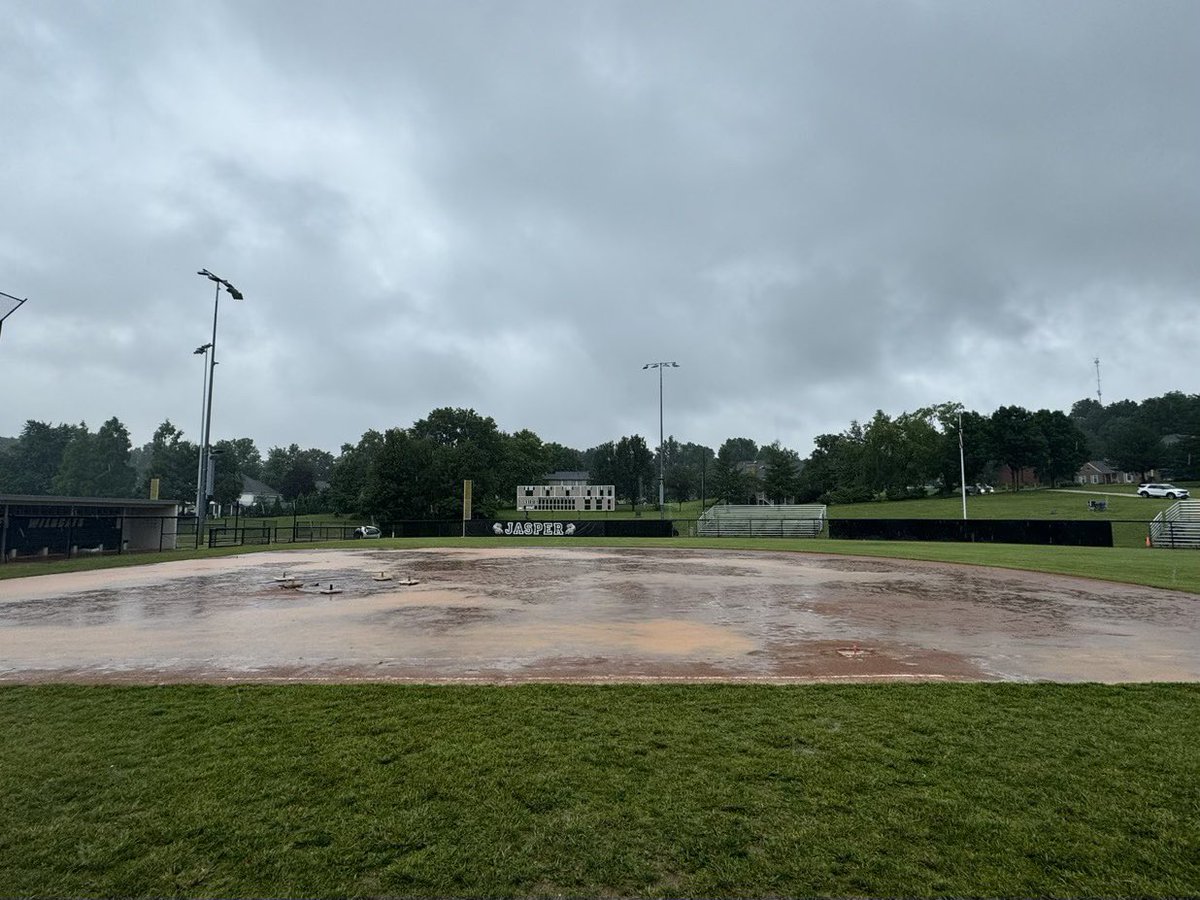 Big shout out to Jasper Softball and their field maintenance crew …. Picture doesn’t show it but they worked so hard to get our game played … we appreciate all the work you all put in and hopefully Monday will be a better day!!