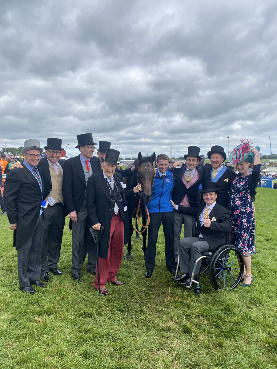 What a brilliant day <a href="/EpsomRacecourse/">Epsom Downs Racecourse</a> thanks to AMBIENTE FRIENDLY, The Gredley Family <a href="/UnexCompetition/">Tim Gredley</a> and <a href="/james_fanshawe/">James Fanshawe</a> 

A very genuine and hard fought 2nd in the worlds best race #TheDerby by an incredible improving equine athlete. 

Congratulations to all involved 💛🖤