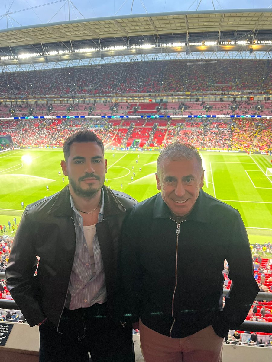 Abdullah AVCI (@abdullah_m_avci) on Twitter photo Baba-oğul Şampiyonlar Ligi finali #uclfinal <a href="/BVB/">Borussia Dortmund</a> - <a href="/realmadrid/">Real Madrid C.F.</a> Baba-oğul Şampiyonlar Ligi finali #uclfinal <a href="/BVB/">Borussia Dortmund</a> - <a href="/realmadrid/">Real Madrid C.F.</a>