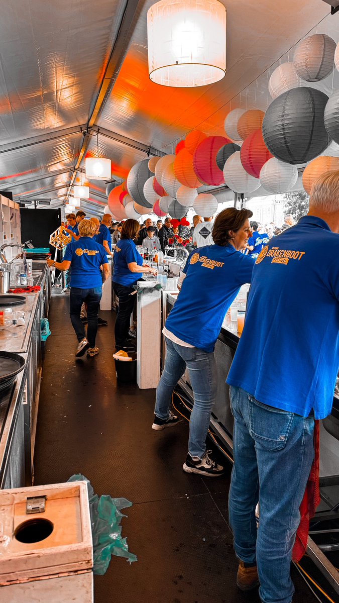 tcpmmanders's tweet image. Samen met @YvonnevanMierlo een dag werken als vrijwilligers bij het altijd spannende, drukke en gezellige #drakenboot festival in de @gemeenteHelmond
@Senzer_ gefeliciteerd met de originaliteitsprijs! 🏆
De top 3: Aben & Slag 🥇 2. AAE bv 🥈 3. Van den Heuvel Bouwbedrijf 🥉