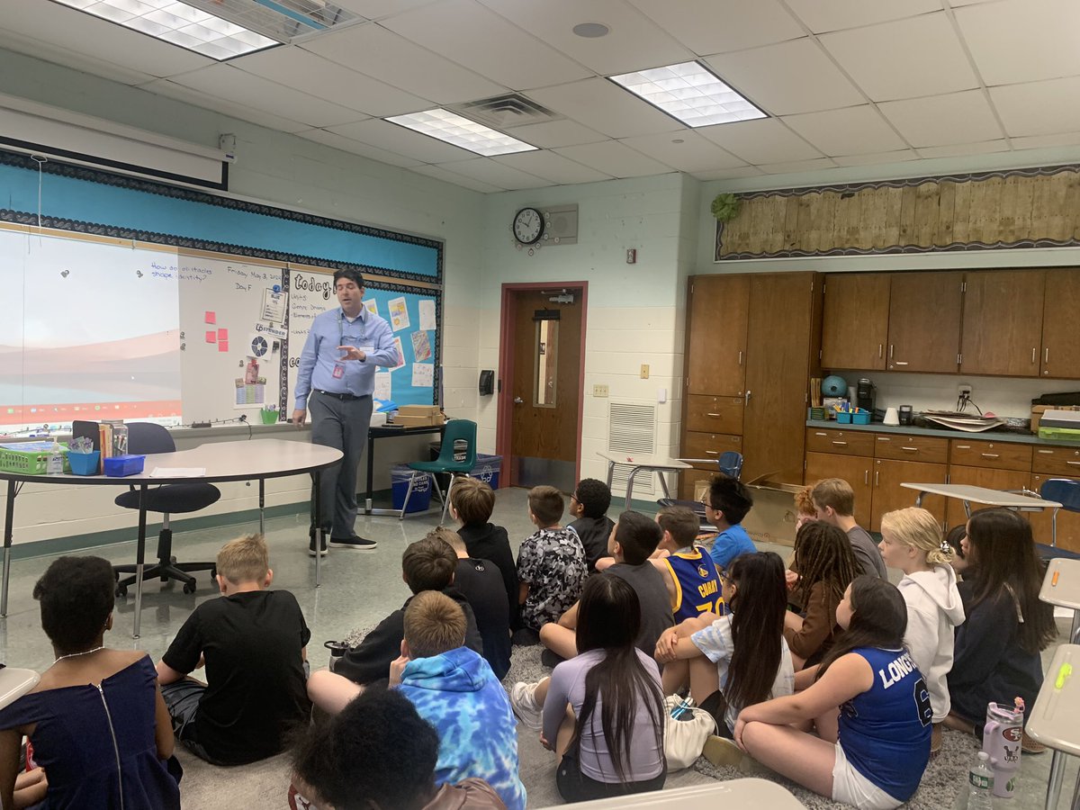 mrssafranek's tweet photo. Career Day 2024! Thank you to all the wonderful presenters sharing about their jobs and inspiring us to go for our dreams! https://t.co/A4c0eRHs4V
