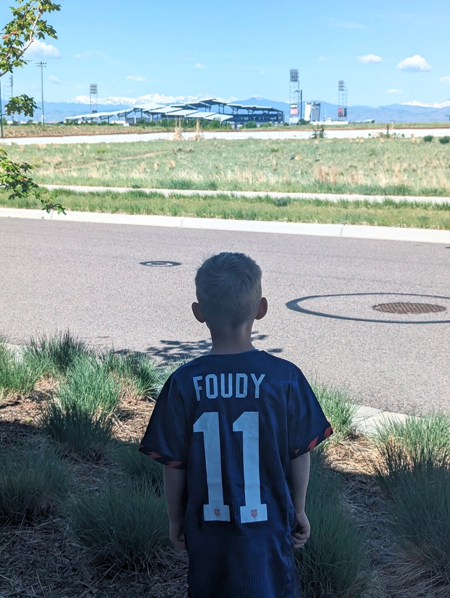 Ready to cheer on the USWNT! <a href="/USWNT/">U.S. Women's National Soccer Team</a> @juliefoudy <a href="/ColoradoRapids/">Colorado Rapids</a>