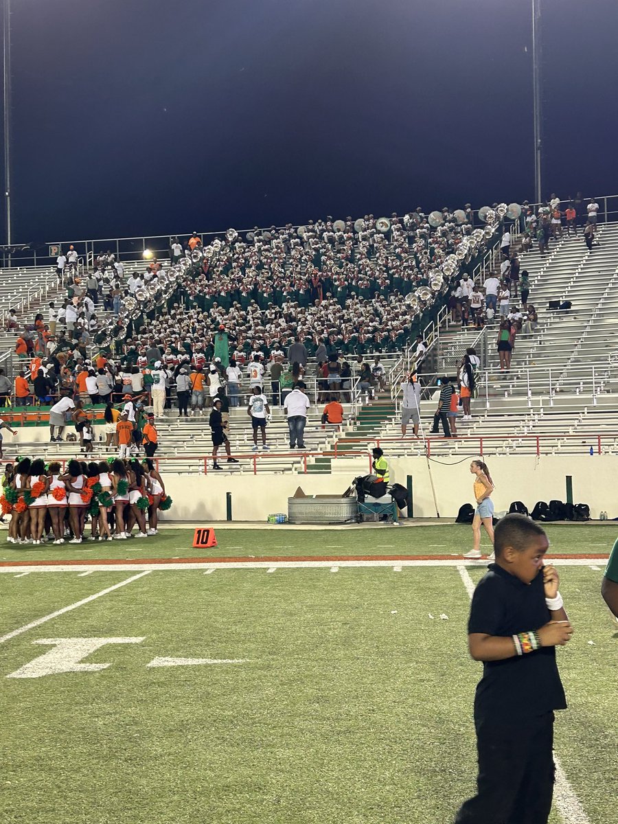 FangsUpPodcast's tweet photo. The Incomparable! 

Love The Hundred!
#FAMU https://t.co/nYM9nFrfZj