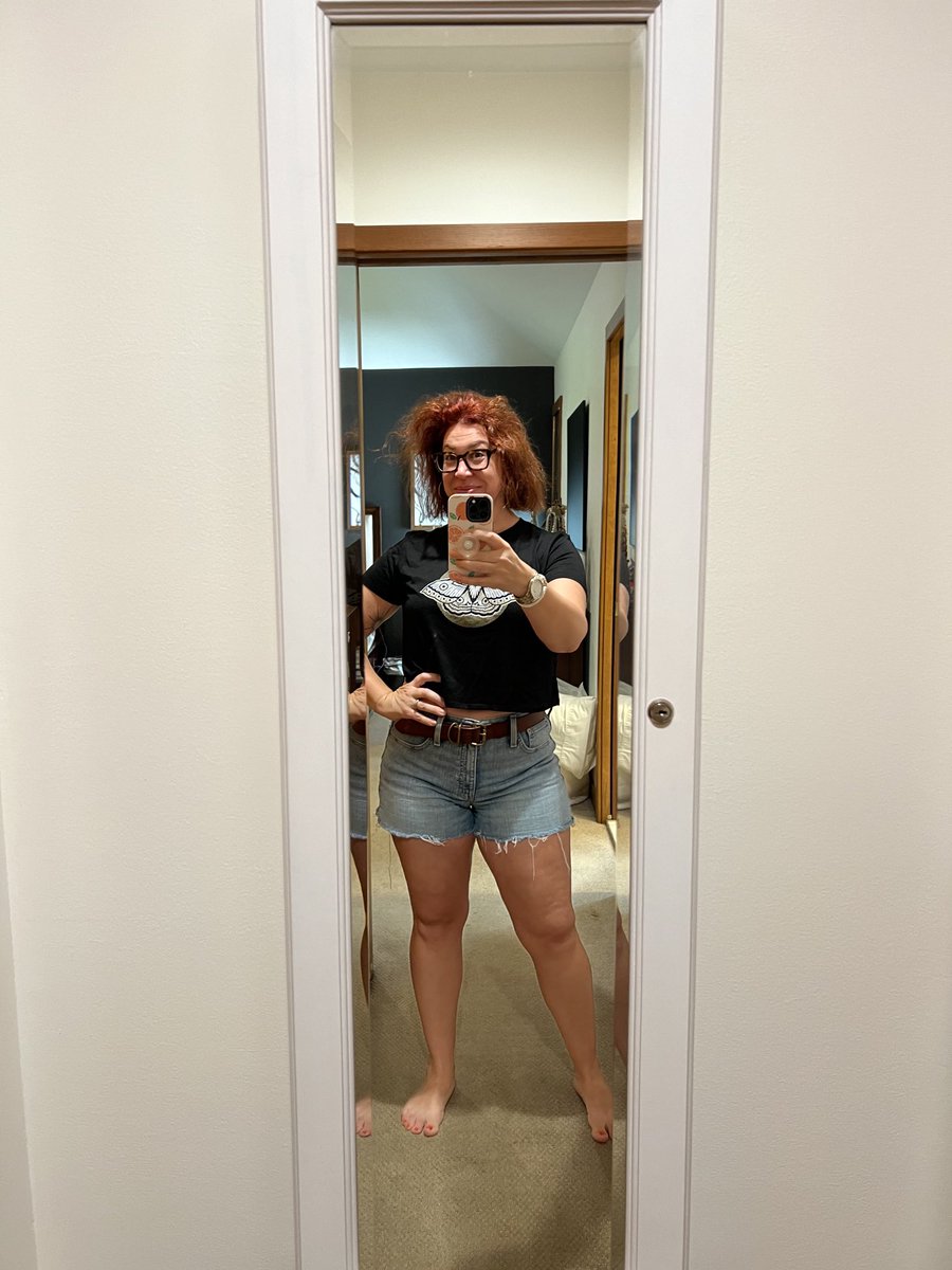 christen_rexing's tweet photo. It’s June 1, the sun is shining, I used my hair products, I’ve turned a post-op corner & am feeling like myself again. Time to bust out my #DelcoPoolMom look!!!! Let’s do this!!!! https://t.co/gBh0qYlU8S