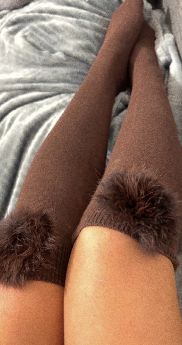 EraWom's tweet photo. Bonjour FinDom 👀

Nouvelle séance dans 30min avec ma petite chienne fétichiste 🦶🏼
J’ai opté pour mes petites nouvelles 🧦 
J’suis trop belle avec c’est grave 😮‍💨 

• Findom soumis moneyslave fétichiste • https://t.co/oLNgCnUG0n