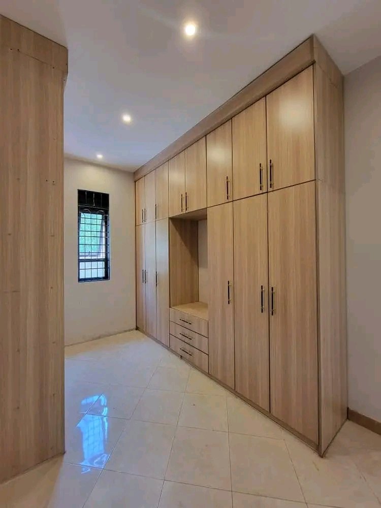 shukranproperty's tweet photo. Newly Built, Beautiful and Spacious bungalow on sale
Located at #Bwebajja Akright Estate on Entebbe road
#4bedrooms
#4bathrooms open kitchen and good neighborhood
Land size #22Decimals with Ready private mailo title
Price: #750Million UGX
+256706592177
#nakivubogrand https://t.co/KPkq8MlcGq