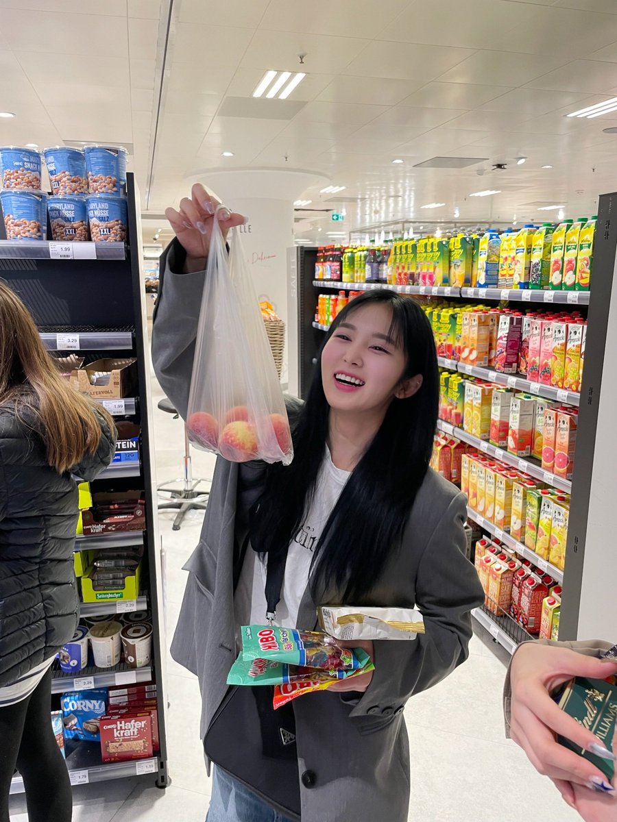 DearTRIBE's tweet photo. 240602 🐹🫧

“I found flat peaches!!”

“Oh yeah!! I was so curious about them, so I bought them as soon as I saw them ㅎㅎ”

#트라이비 #TRI_BE #송선 #SongSun https://t.co/VSRObAVeOB