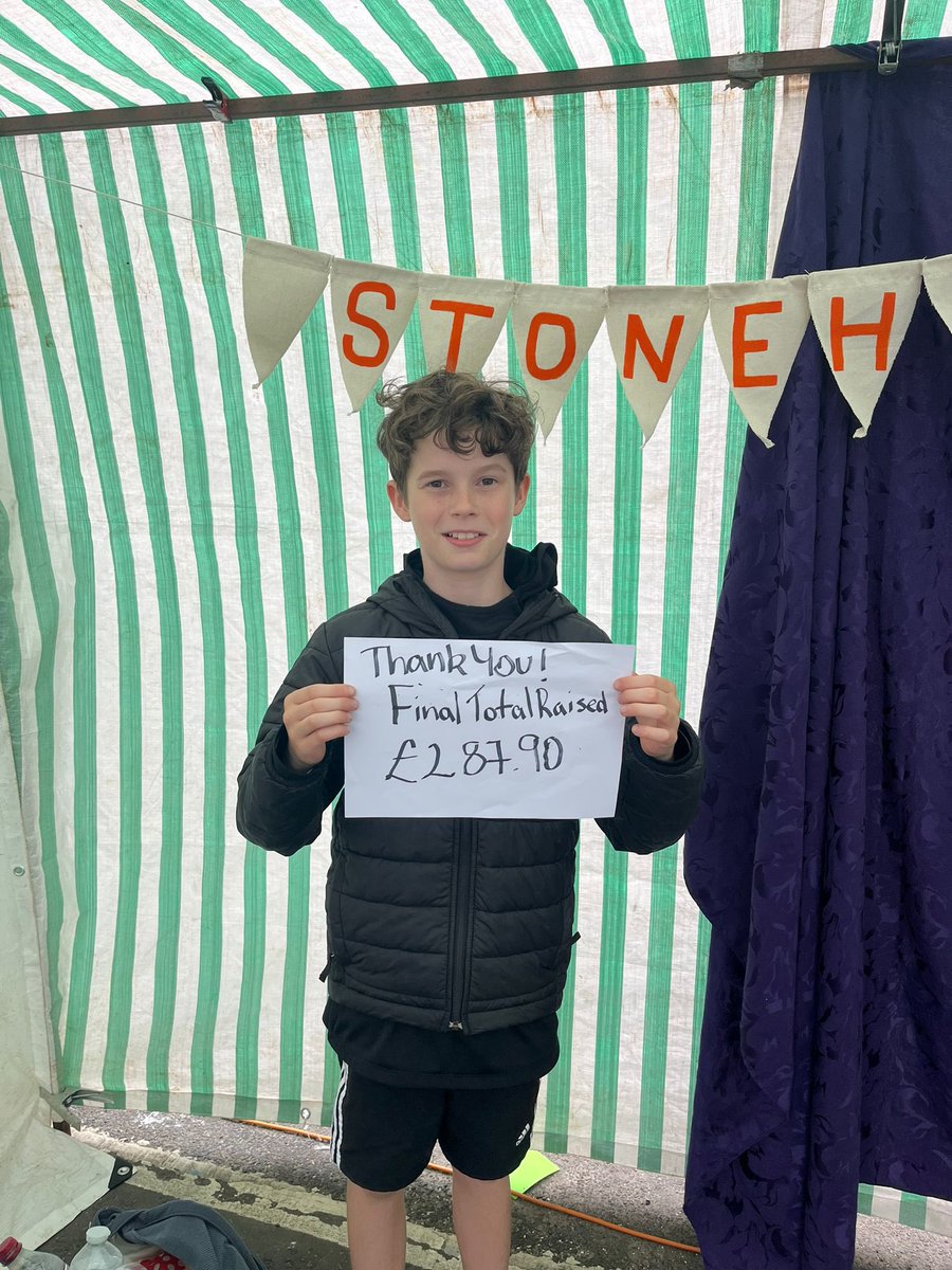 AUEqualities's tweet photo. Massive Thank You 🙏 to everyone who made it happen, Julie, Denise, @dawnblackSNP @R_Salvan_Mearns  @fjacksondoch @ClareTBrown 
Final figure presented by #StonehavenYouthClub member Rio, #KMYC made a grand total of £287.90
#YouthWorkChangesLives
👏👏👏👏❤️👏👏👏👏 https://t.co/Fvb8SNBn0j