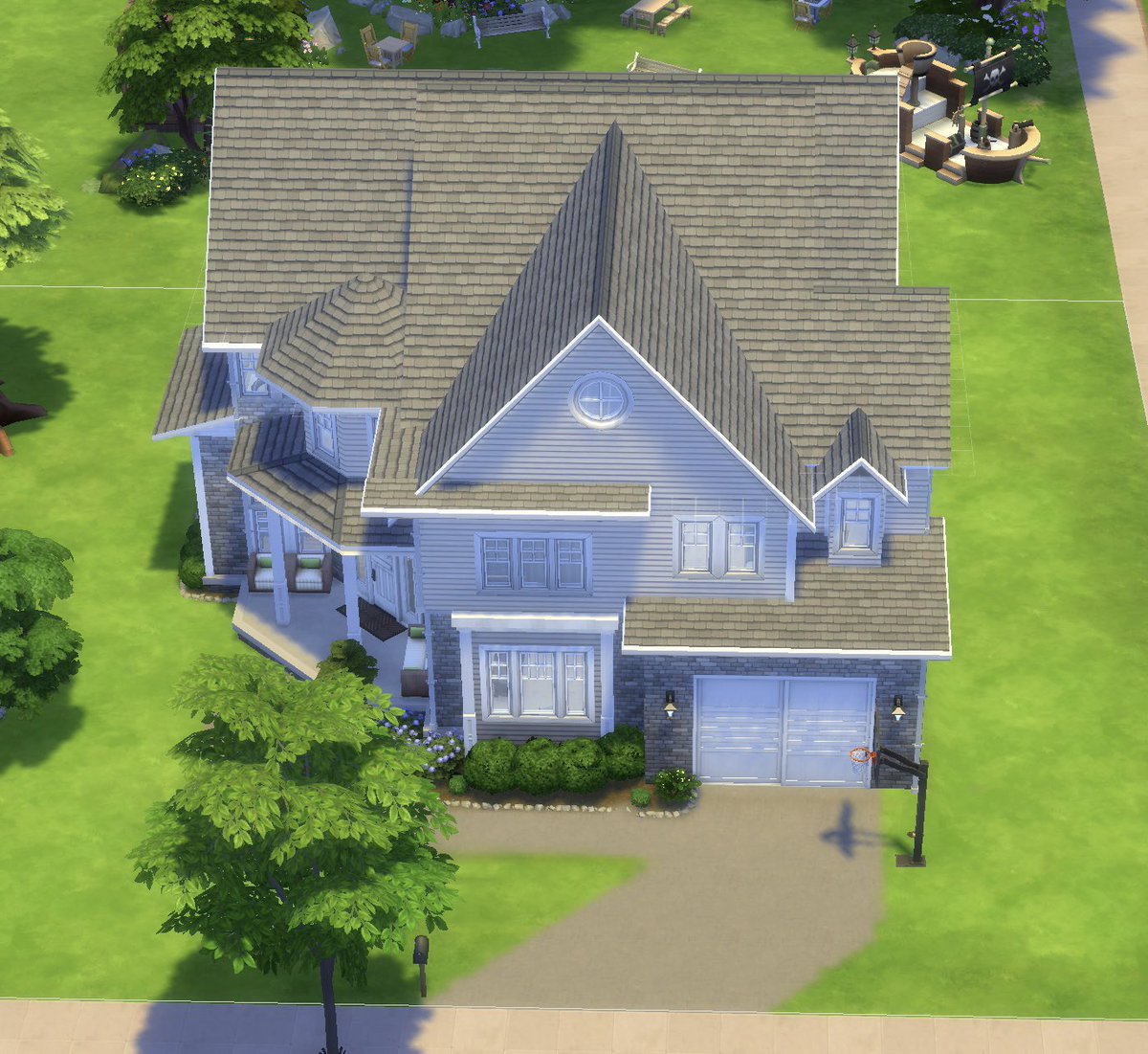 MamTheCat's tweet photo. I recreated my family home after 8+ years since we moved. This is by far my most in depth free build, and I hope you guys enjoy it as much as I did building it! It is on the gallery but I’ll send more info on that here soon. #ts4 #freebuild #thesims https://t.co/YwJ56KSZbX