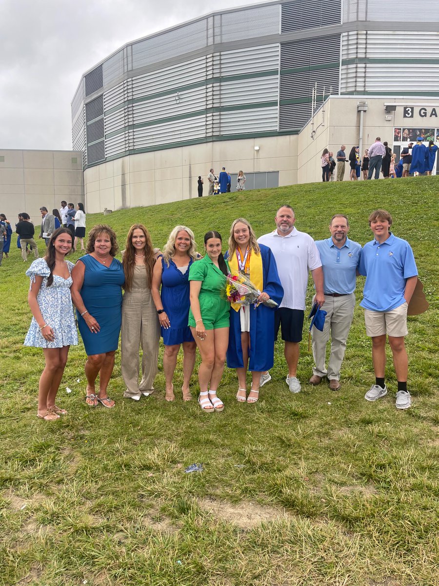 TrishaGrantham5's tweet photo. Just like that, our niece is a Francis Howell alumni like us. Happy Graduation Macey๐ We are so proud of you๐๐
โdonโt cry because itโs over, smile because it happenedโ ~ dr.seuss #classof2024 #FHHS #vikingpride @tmnix @NixMacey @ag_stl @GranthamAddy https://t.co/AmyLCmqFjh