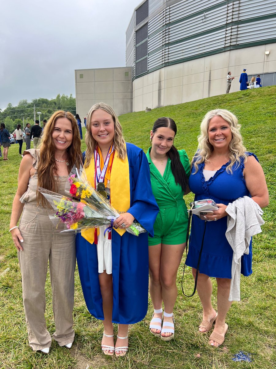 TrishaGrantham5's tweet photo. Just like that, our niece is a Francis Howell alumni like us. Happy Graduation Macey๐ We are so proud of you๐๐
โdonโt cry because itโs over, smile because it happenedโ ~ dr.seuss #classof2024 #FHHS #vikingpride @tmnix @NixMacey @ag_stl @GranthamAddy https://t.co/AmyLCmqFjh