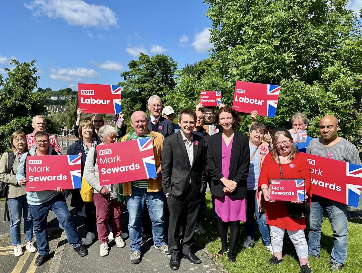 MarkJSewards's tweet photo. Beautiful day out all over Leeds South West and Morley speaking with voters who are looking forward to change on 4th July. 

A huge thank you to @AnnelieseDodds for joining us in sunny Farnley this afternoon ☀️ https://t.co/ivg6erJ75H