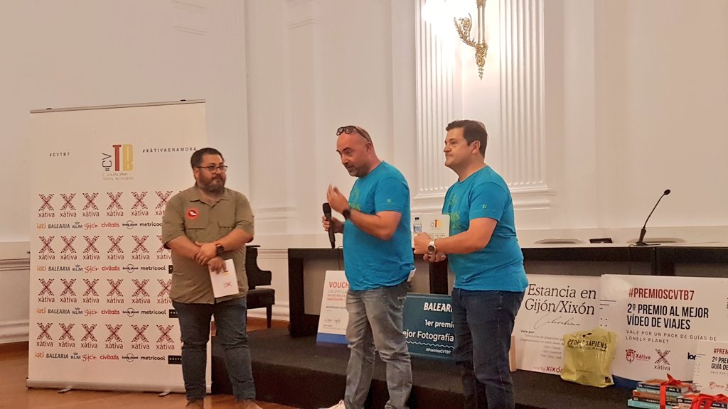 MarcoVolador2 (@marcovolador2) on Twitter photo Premio Valores de <a href="/CValencianaTB/">CValencianaTB</a> a <a href="/amigoscallevlc/">Amigos de la Calle</a> : "Damos de comer a la gente de la calle, pero nuestro objetivo es sacar a la gente de la calle".
#klmespaña #CVTB7 #XàtivaEnamora #travelwell #PremiosCVTB7 Premio Valores de <a href="/CValencianaTB/">CValencianaTB</a> a <a href="/amigoscallevlc/">Amigos de la Calle</a> : "Damos de comer a la gente de la calle, pero nuestro objetivo es sacar a la gente de la calle".
#klmespaña #CVTB7 #XàtivaEnamora #travelwell #PremiosCVTB7