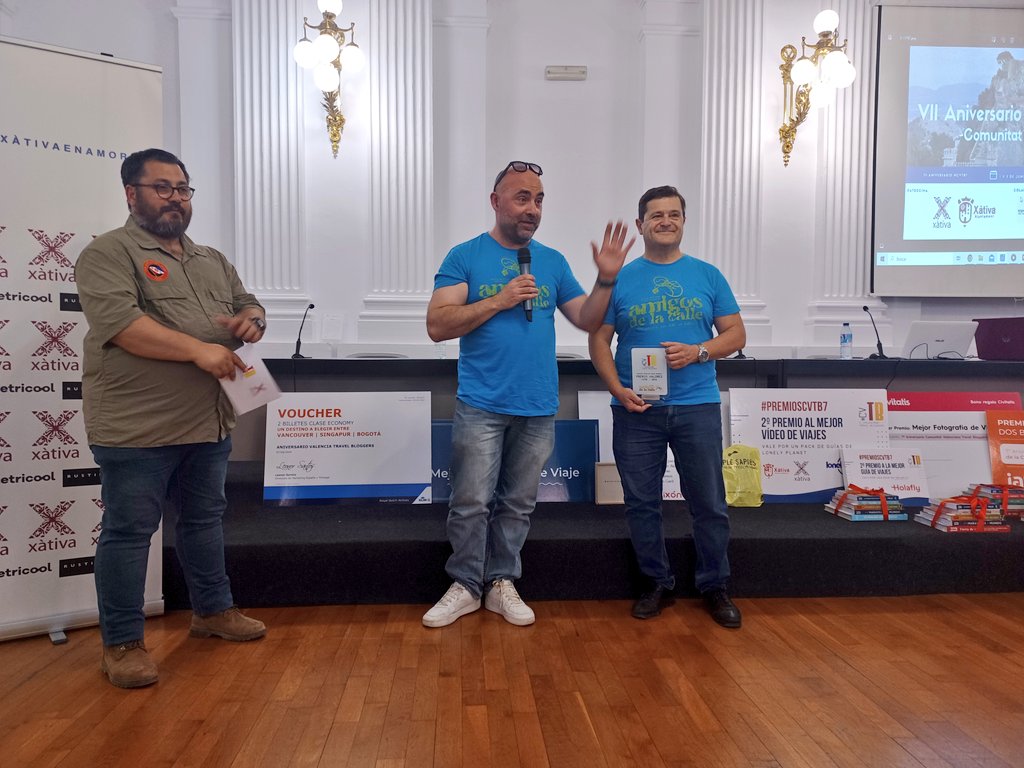 CValencianaTB's tweet photo. Premios Valores a la Asociación Solidaria Amigos de la Calle #CVTB7 #XàtivaEnamora https://t.co/a6D51ub0v3
