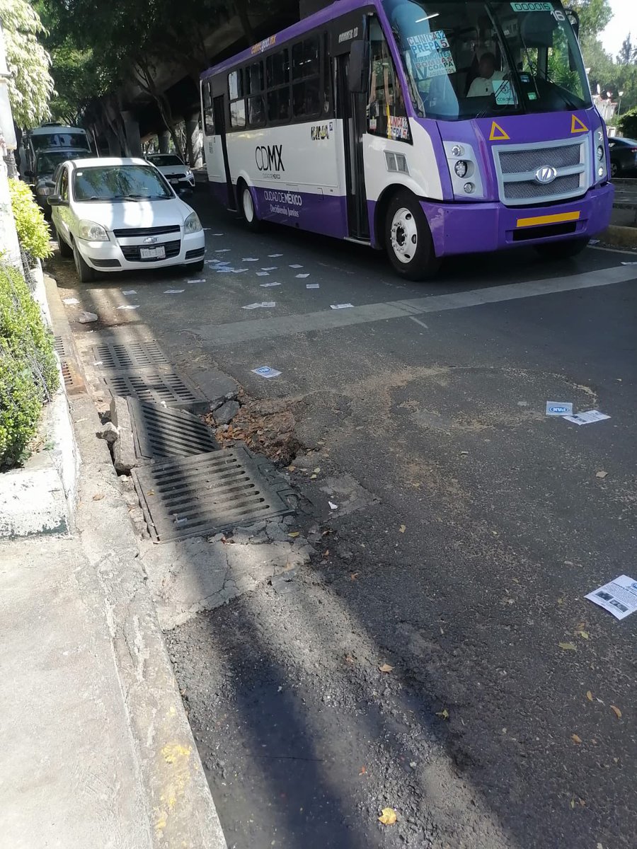 menchecoa's tweet photo. La #NarcoCandidata @Gabyosoriohdz tiene dinero hasta para tirar En su desesperación xq @alfagonzalezm GANARA NUEVAMENTE viene a ensuciar nuestras calles. Tiene un desdén a ls adultos mayores y cree q somos tontos  y caeremos en su guerra sucia. @TlalpanAl ayuda con este cochinero https://t.co/4EY7Dv3mio