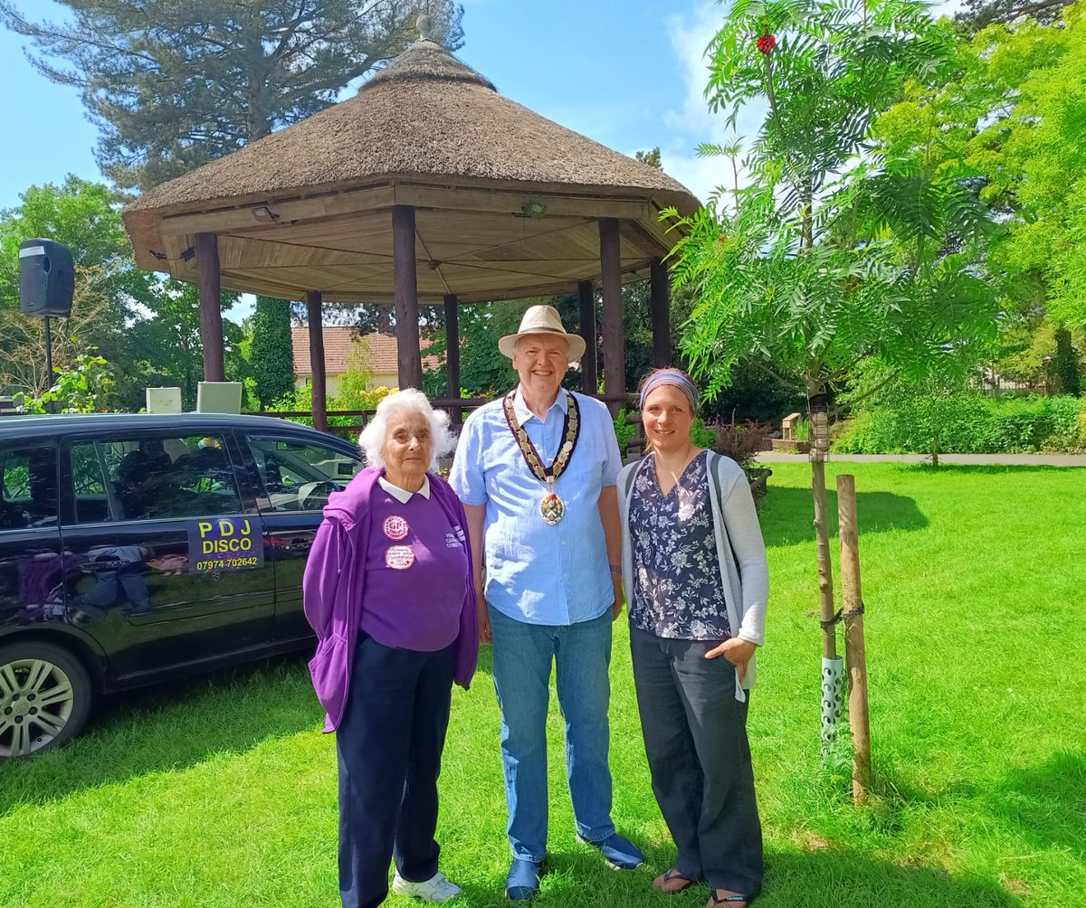 FromeCarnival's tweet photo. The mayor was at the Funday! https://t.co/ytBXATUAqy