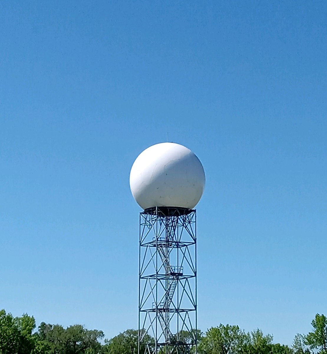 Happy first day of meteorological summer! We're enjoying the clear blue sky this morning at WFO Bismarck. How are you spending the day? #NDwx