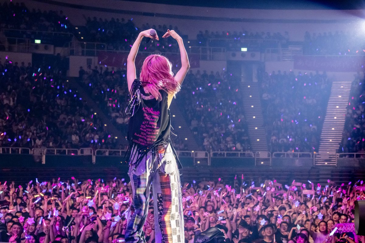 LiSA_OLiVE's tweet photo. 謝謝台北ー！我很想你們😭❤️非常開心🥹🩷🩷🩷
謝謝你們、跟我一起唱歌！跟我一起跳！
多謝😭❤️

一定会 回來台北！
下次我們去台北ARENA！約定👆
一定！！！😭❤️

你們最棒了！！贊👍

謝謝大家ーーー！🥹🩷🩷

#LiSASiA2024 #TAiPEi https://t.co/5LR7CowiiX